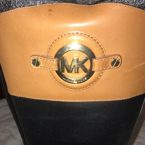 Micheal Kors boots - Picture 3 of 3